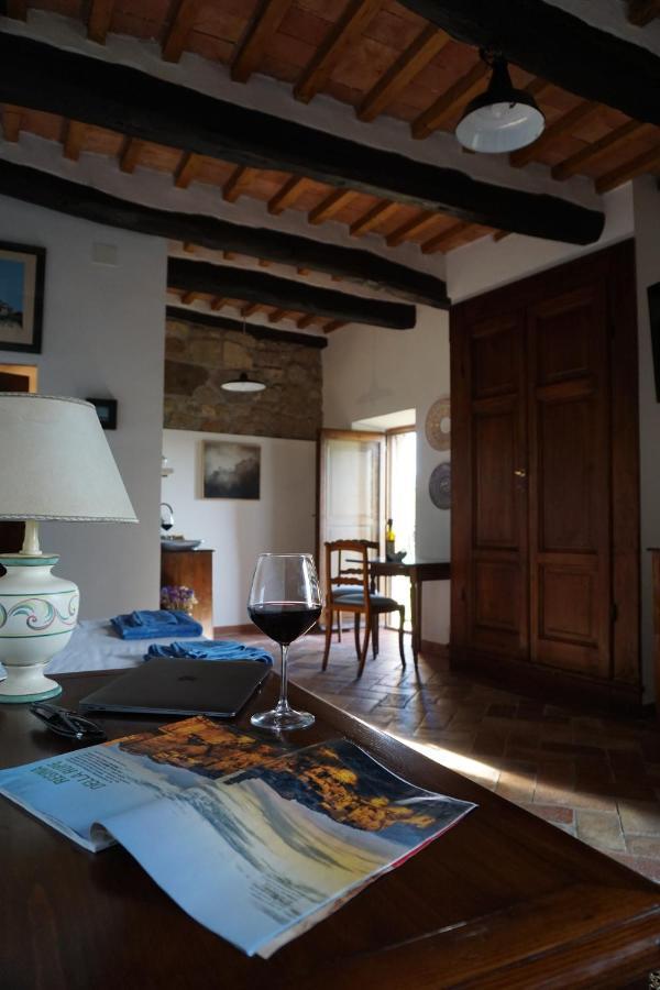 La Sorpresa Monolocale Con Vista Vallata Pitigliano Bagian luar foto