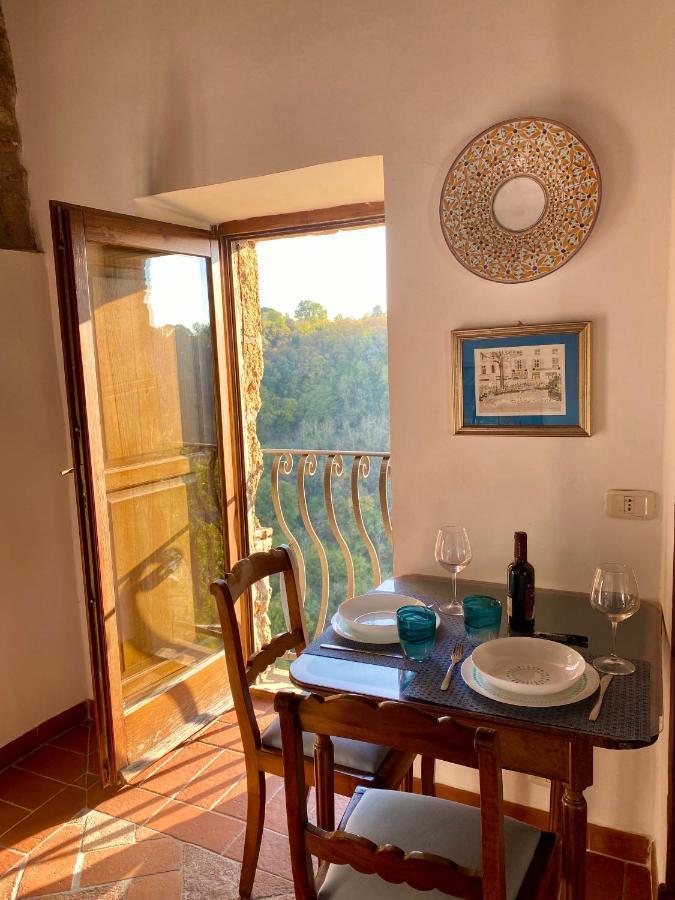 La Sorpresa Monolocale Con Vista Vallata Pitigliano Bagian luar foto